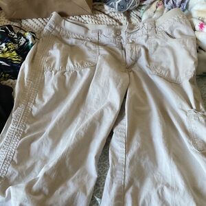 Beige Cargo Capri Pants, Riders by Lee
